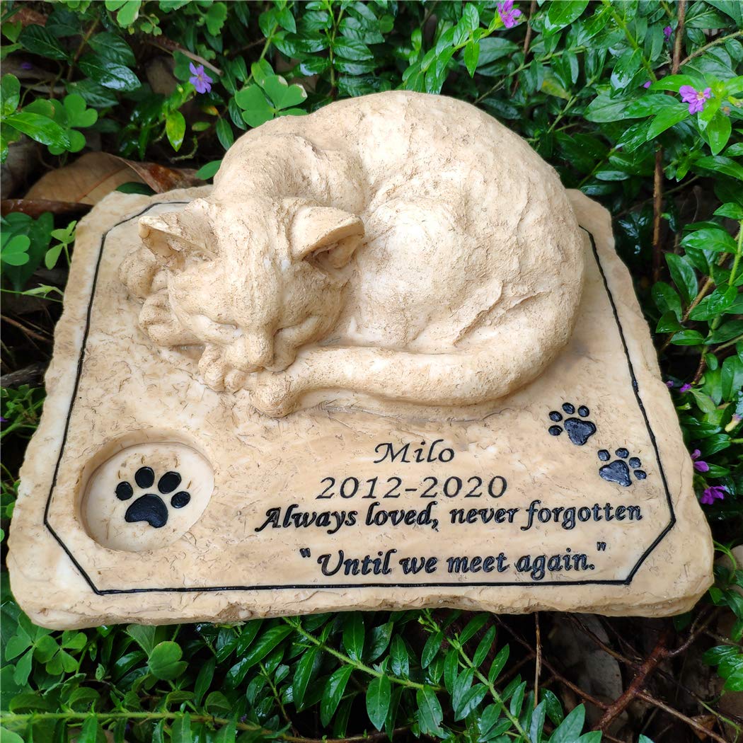 Pet Memorial Stones Grave Markers with A Sleeping Kitten
