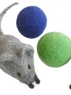 Cats and Kittens Felt Wool Ball and Mouse Toy